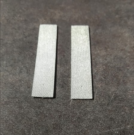 2 Plaques en résine - Peint - 54.50 x 10.70 mm