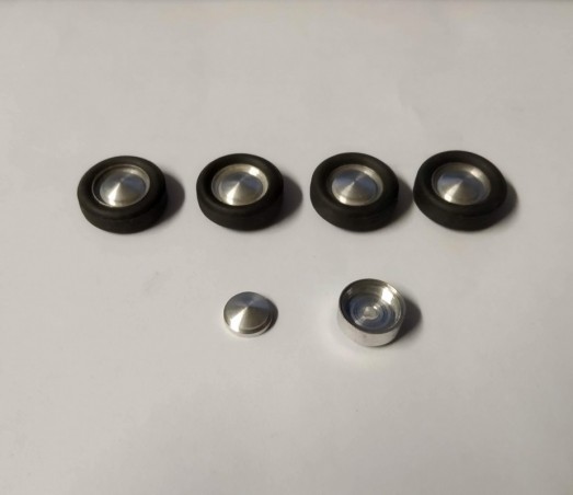 4 roues complètes - Jantes ø9.50 mm + insert + pneus - Ech. 1/43