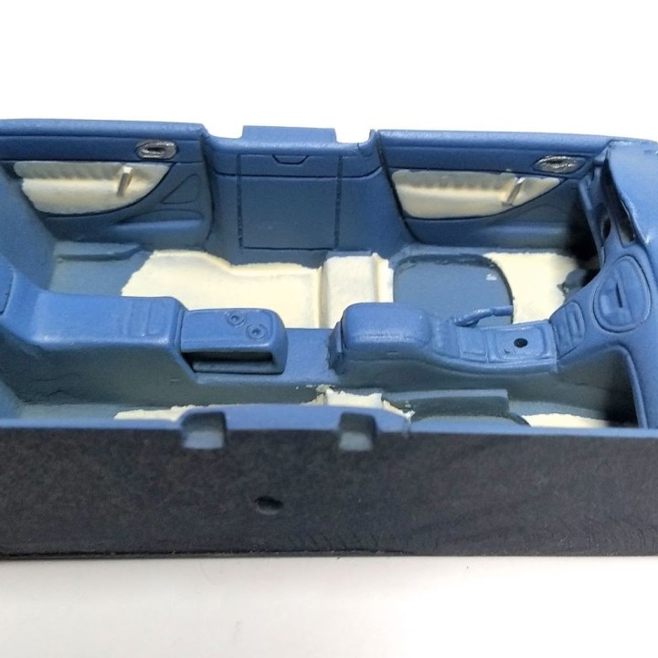 Châssis + intérieur - Peugeot 607... | VoituresMiniatures.fr