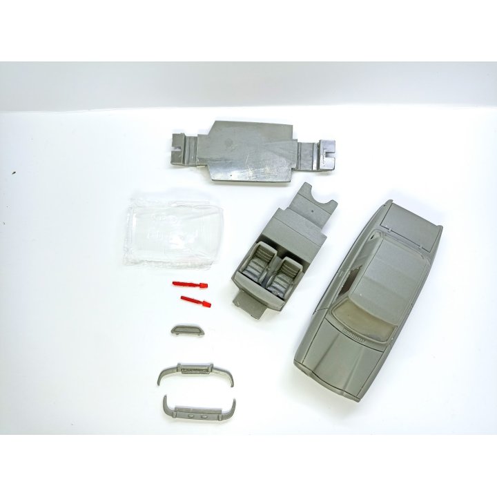 Incomplet : Citroën AMI 8 Cab (Fermée) - Résine - 1:43