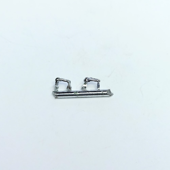 2 poignées de porte - Longueur 4.60 mm - White Metal Chromé - 1:43