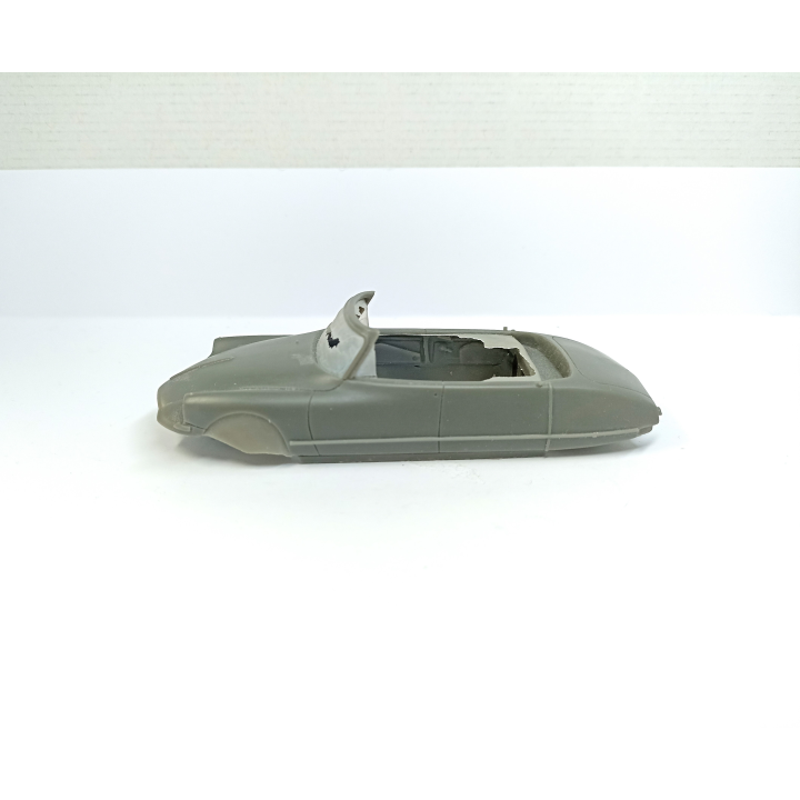 Incomplet : Kit Citroën DS cabriolet BEUTLER - Résine - 1:43