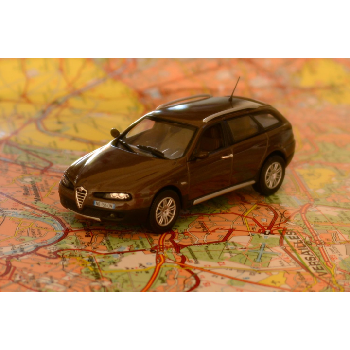 Marketplace : ALFA-ROMEO CrossWagon Q4 - NOREV - 1:43