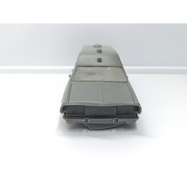 Incomplet : Kit OPEL Kapitan "Ambulance" 1965 - Résine - 1:43