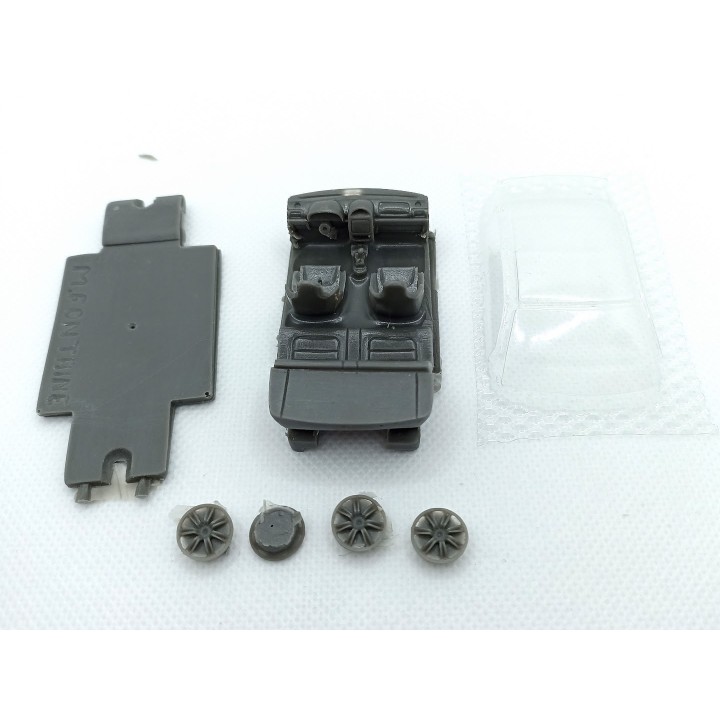 Kit incomplet: Renault CLIO coupé Sbarro 1999 - Résine - 1:43