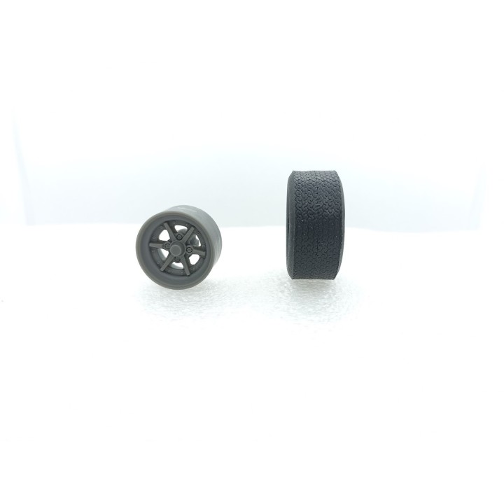 4 roues ø33.50 mm - Résine - 1:18