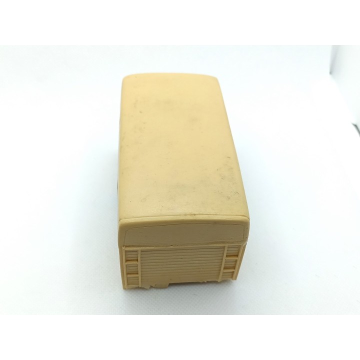 En l'état : Caisse en résine long. 11 cm - 1:43