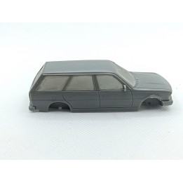 Kit Peugeot 305 Break en résine à l’échelle 1:43