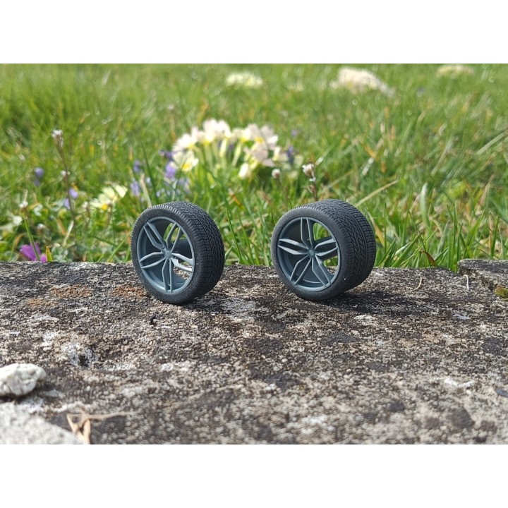 4 roues Ferrari 5 branches ø 37.80 mm - Résine 3D - 1:18