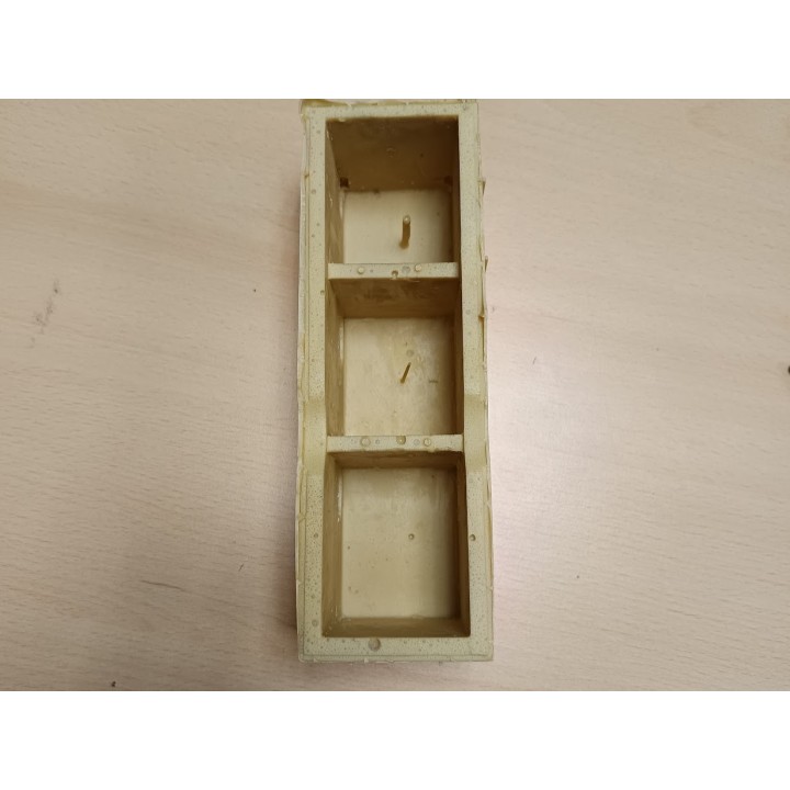 En l'état : Caisse de transport - Résine - 1/43