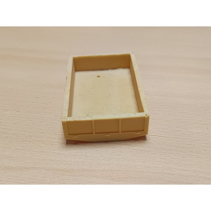 En l'état : Caisse 9.2 x 5.60 cm - Résine - 1:43