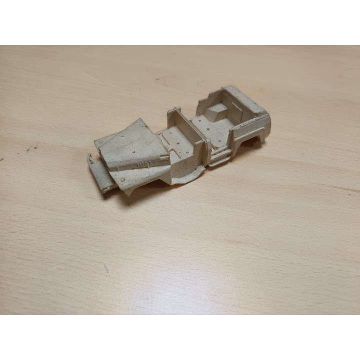 En l'état : CARROSSERIE - Pare-chocs cassé (n°720-01) - Résine - 1:43