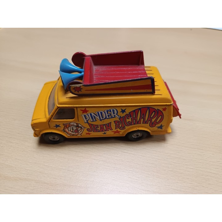 En l'état : CHEVROLET VAN Cirque Pinder - CORGI - 1:43