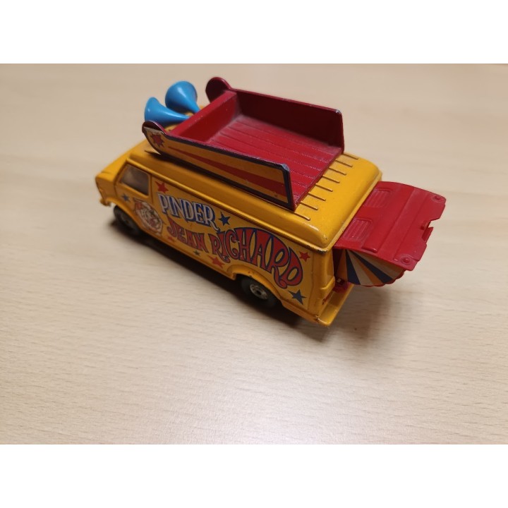 En l'état : CHEVROLET VAN Cirque Pinder - CORGI - 1:43