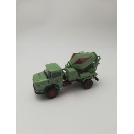 Marketplace : MERCEDES BENZ LAK 26245 4x2 camion toupie STETTER MBM...