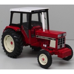 Marketplace : Tracteur IH 743 avec masses déclipsable et capot ouvr...