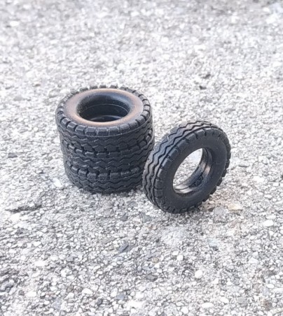 Pneus souples par 4 - ø intérieur 11mm - Ech. 1:43