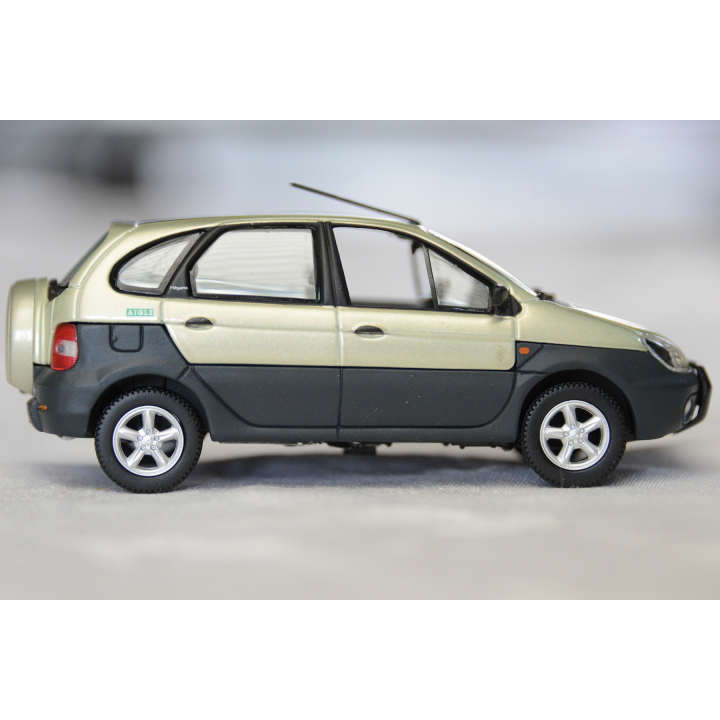 Marketplace : RENAULT Scénic 4X4 "Aigle" - UNIVERSAL HOBBIES - 1:43
