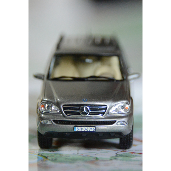 Marketplace : MERCEDES-BENZ ML 500 - IXO - 1:43