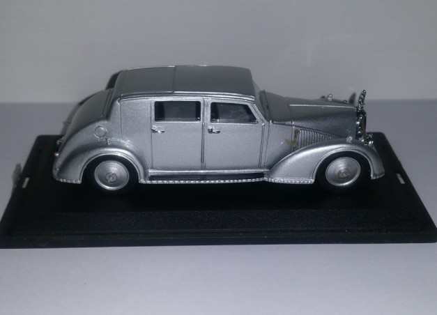 VOISIN Ambassade 1935 Gris- 1/43ème - CLASSIQUES