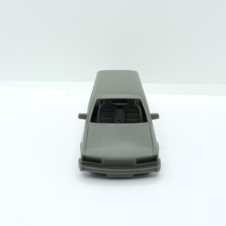 Peugeot 305 Break tôlée 1:43 en kit vue de face
