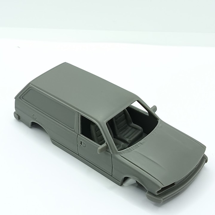 Peugeot 305 Break tôlée 1:43 en kit vue plongeante de trois quarts avant