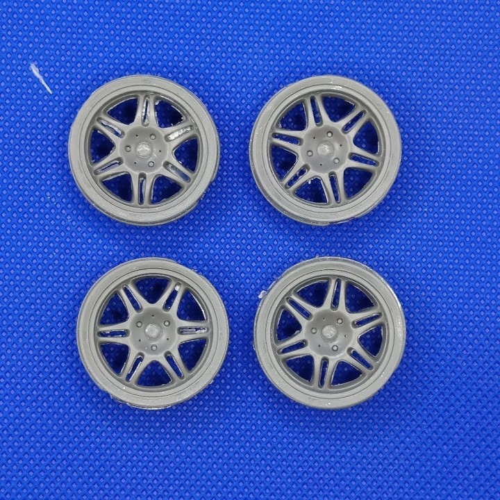 4 jantes 6 branches ø 28.50 mm - Résine - 1:18