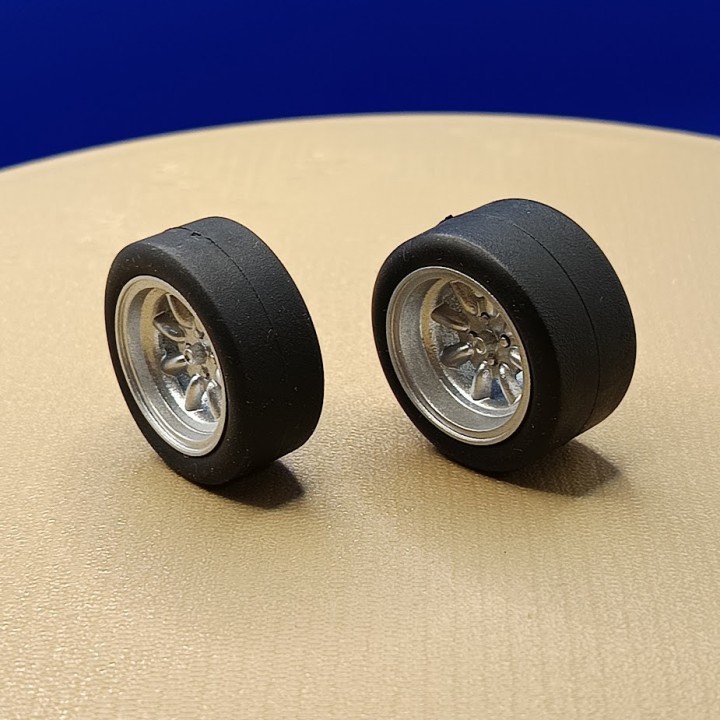 4 roues 8 branches ø29.50 mm - 2AV/2AR - Résine - 1:18