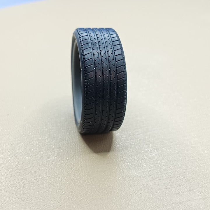 4 roues ø36 mm - Résine et pneus souples - 1:18