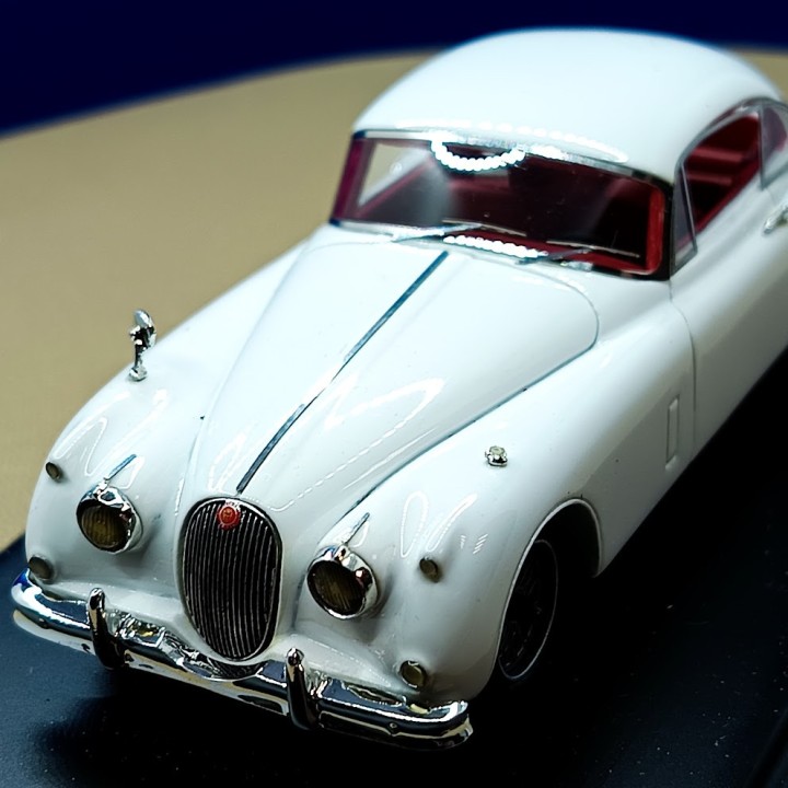 En l'état : JAGUAR XK 150 Cabriolet 1958 - Blanc- TWINCAM - 1:43