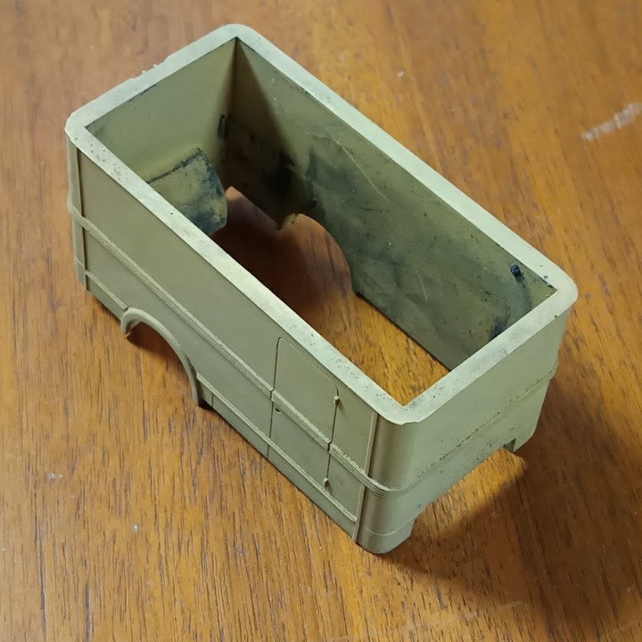 Caisse (801-10) - Résine - 1:43