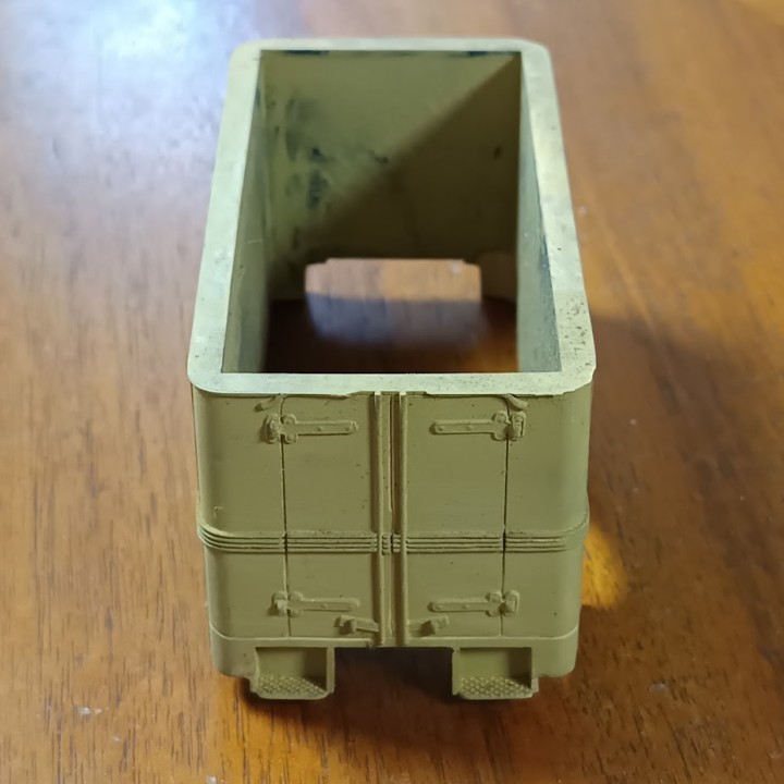 Caisse (801-10) - Résine - 1:43