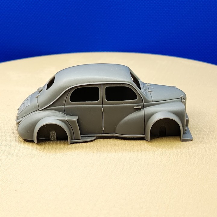 Renault 4CV Proto 1/43 : Modèle de Compétition en Résine