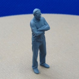 Homme à lunettes bras croisés 1:43 - 3D Creative