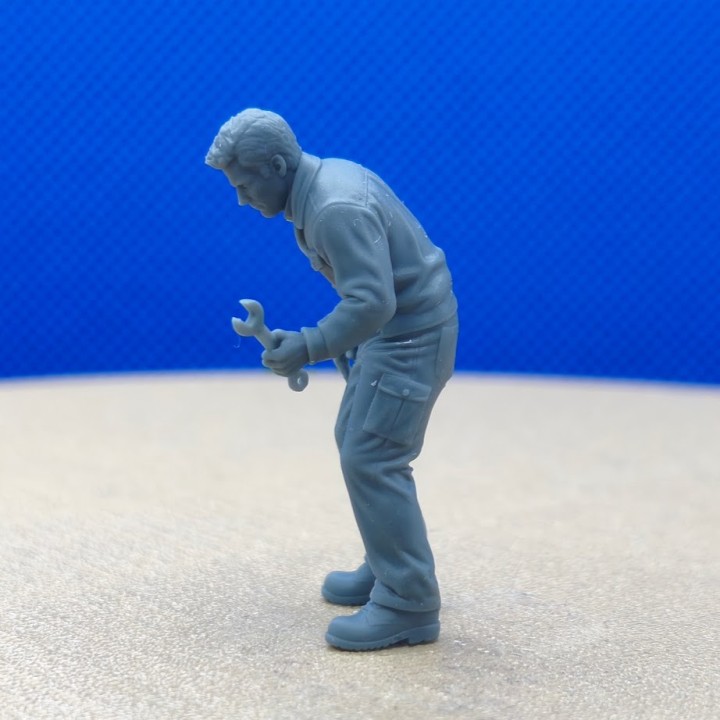 Mecano en avant avec sa clé 1:43 - 3D Creative