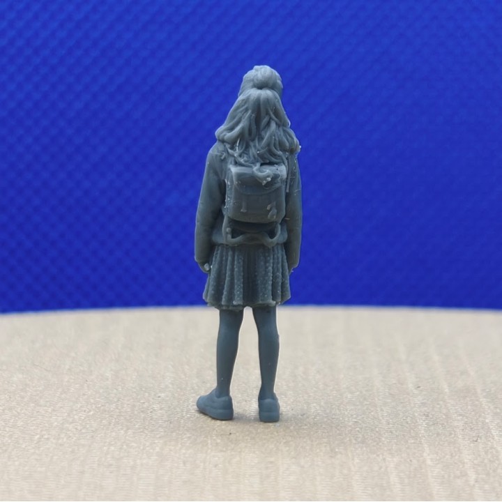 Diorama Alice à la rentrée des classes 3D Creative à l'échelle 1:43