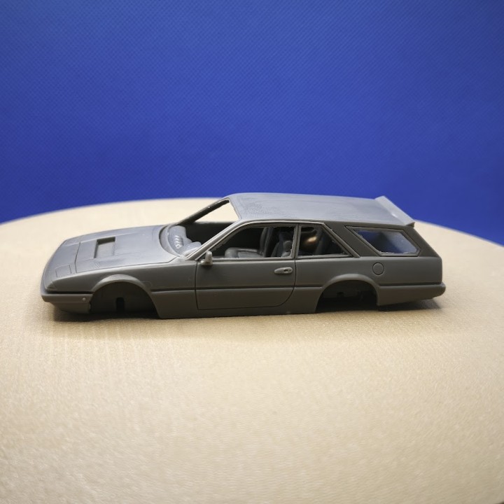 Carrosserie Ferrari 365 Felber du kit 1:43 présentée de profil