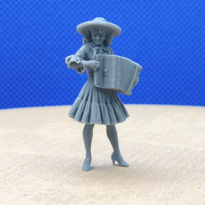 Figurine de Yvette l’accordéoniste en résine par 3D Creative au 1:43