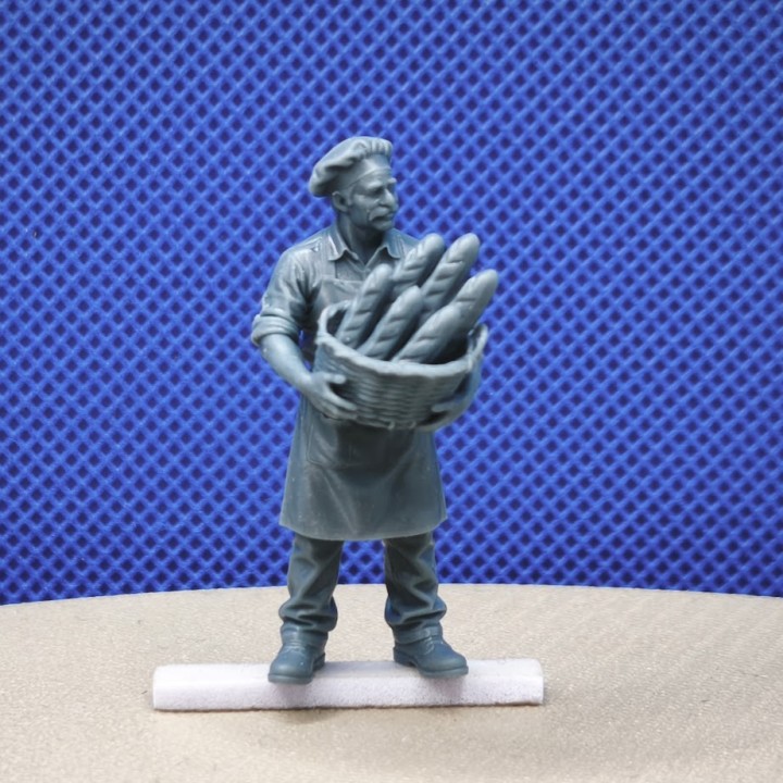 Personnage de boulanger en résine 3D avec panier de pains à l’échelle 1:43