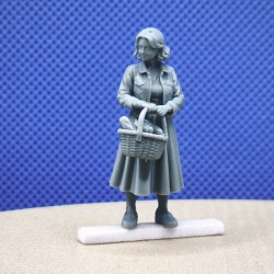 Diorama : Femme avec panier de marché - 3D CREATIVE - 1:43