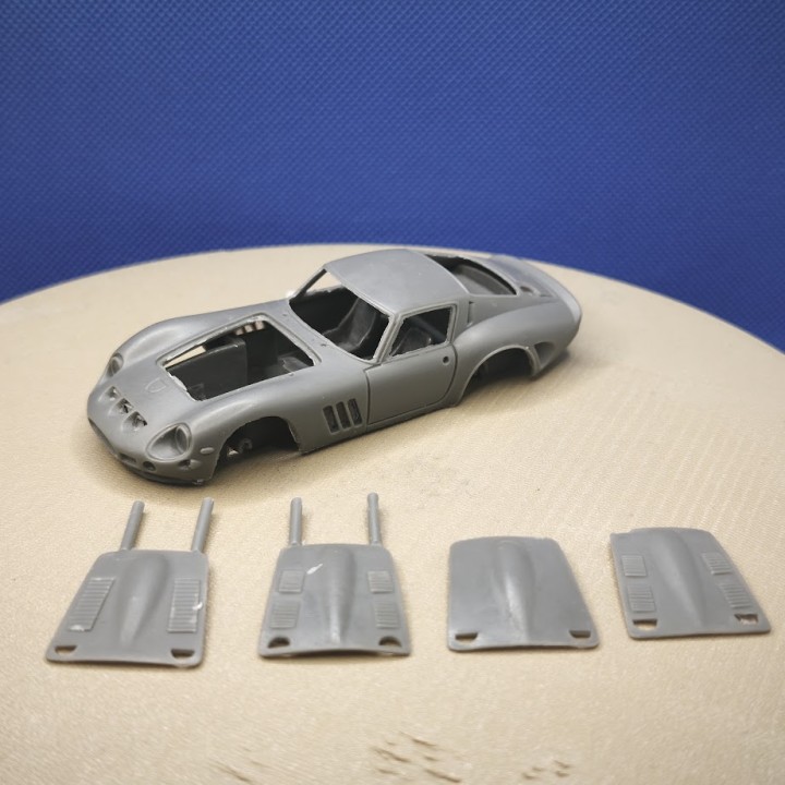 Kit incomplet Ferrari 250 GTO en résine à l’échelle 1:43