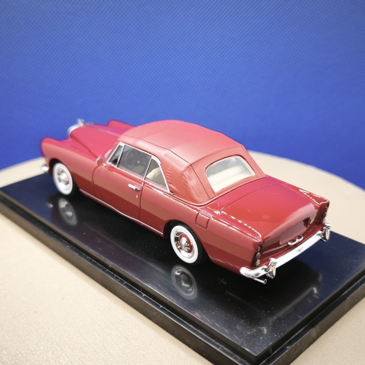 Vue arrière de la miniature Bentley Continental S2 Twincam au 1:43