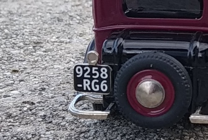 Plaques + Support plaque arrière - Renault Monaquatre - Ech 1:43 - X2