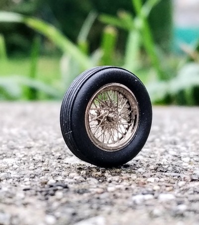 4 roues complètes à rayons Ø 14.60 mm - Laiton chromé - Ech 1:43