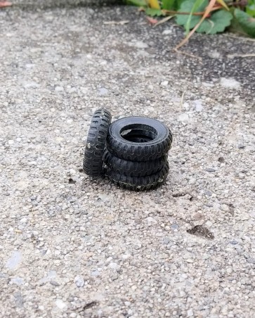 4 Pneus en résine souples - ø19mm - Ech 1:43