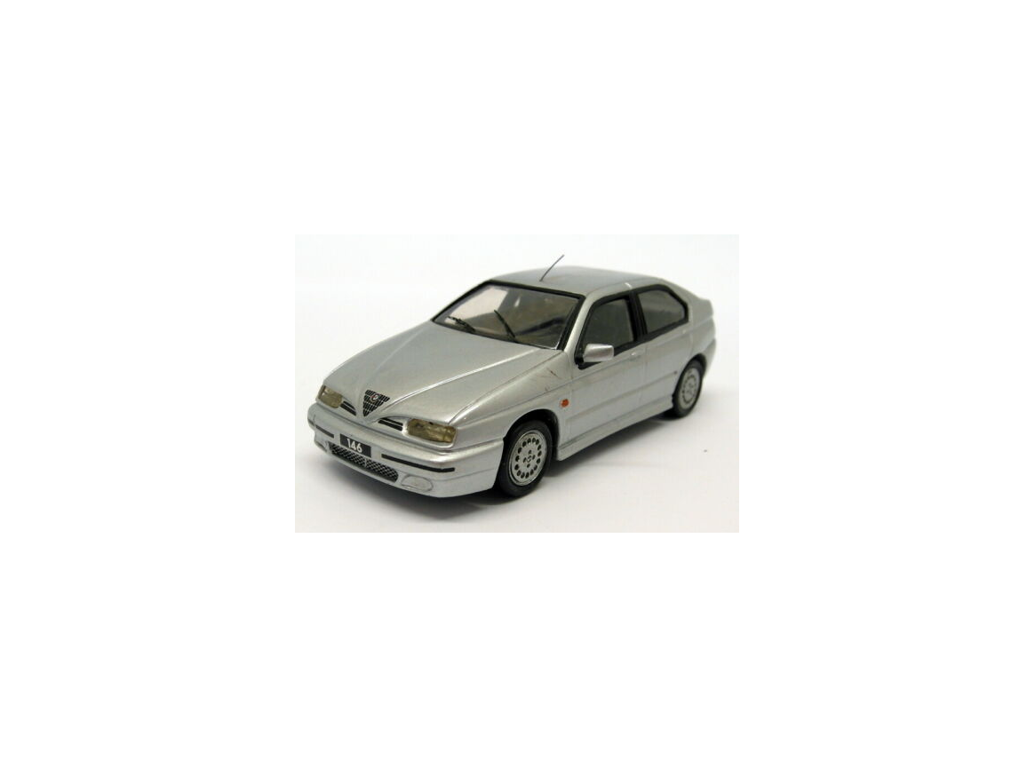 Marketplace : Alezan 1/43 Scale Resin - AR6 Alfa Romeo 146 1.8L Twin Spark 16V Silver 1999 - ALEZAN  - 1:43