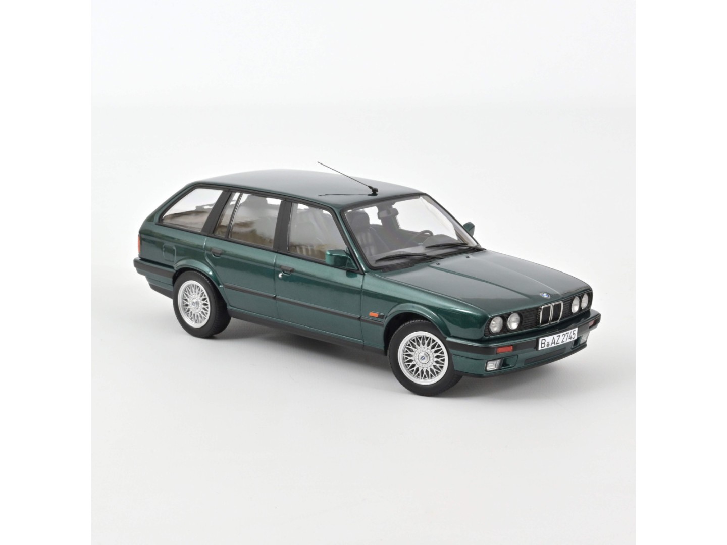 Marketplace - BMW 325i Touring 1990 Vert métallisé - Norev - 1:18