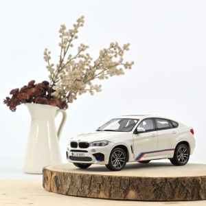 Marketplace - BMW X6 M 2015 Blanc avec bandes - Norev - 1:18