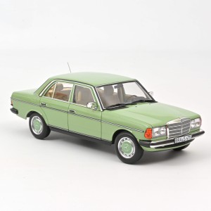 Marketplace - Mercedes-Benz 200 1982 Vert clair - Norev - 1:18