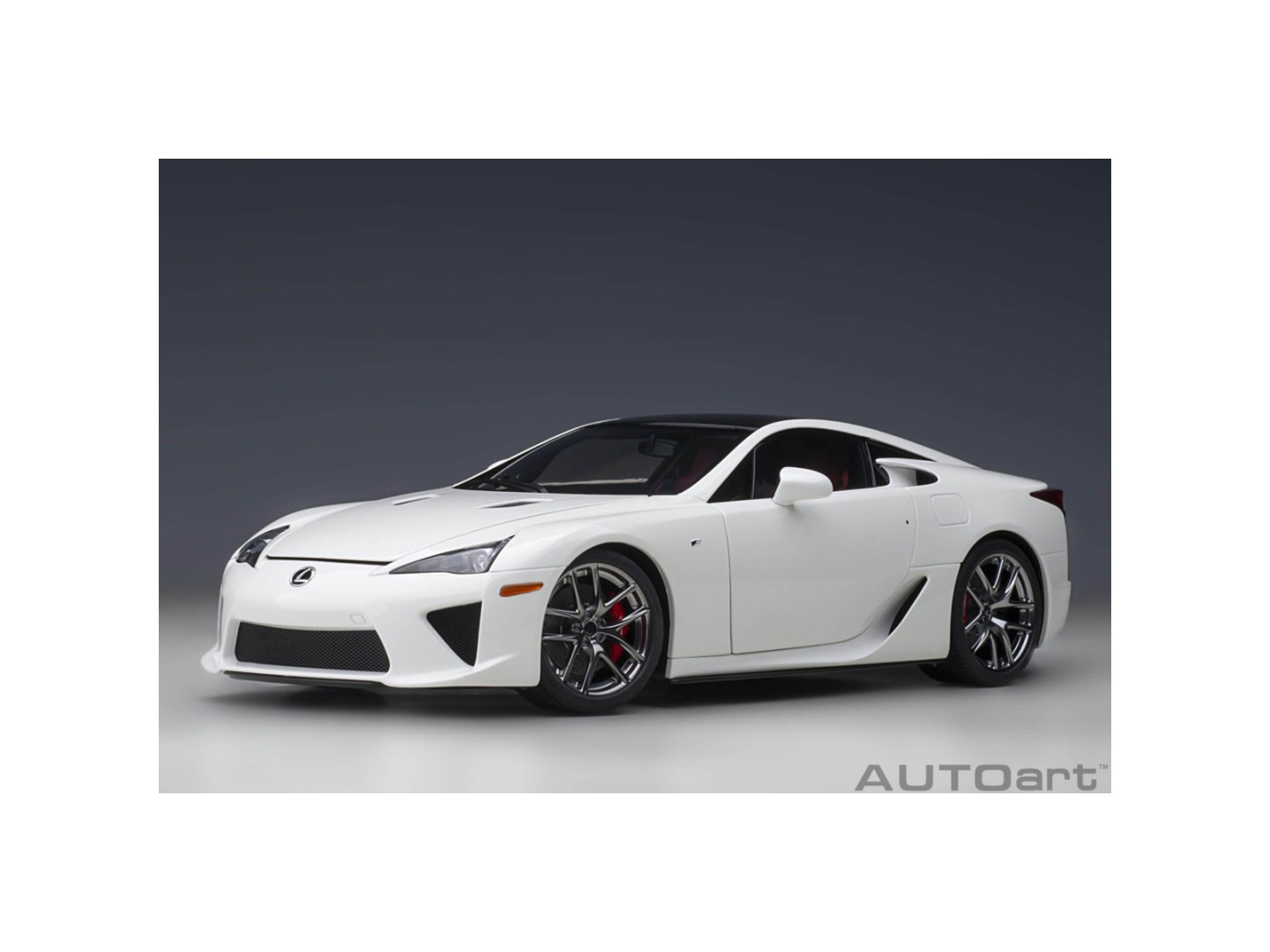 Marketplace - Lexus LFA 2010 Blanc/Noir Carbone - Autoart - 1:18